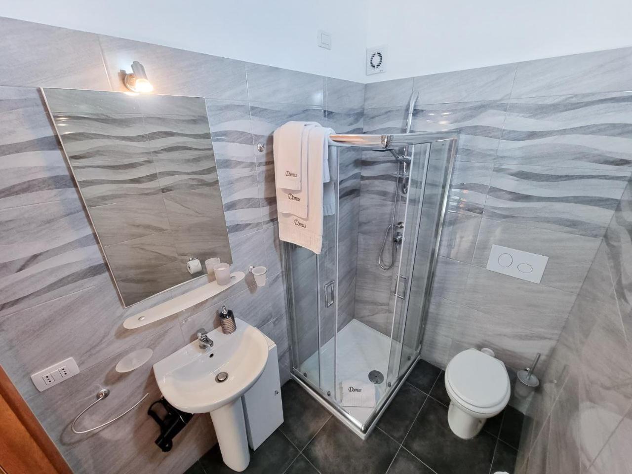 Bb Domus Catanzaro Bed & Breakfast Oda fotoğraf